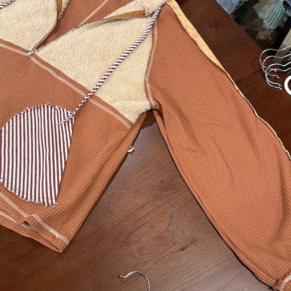 POL “Cinnamon Stick” Brown and Cream Star Sweater - Picture 7 of 17